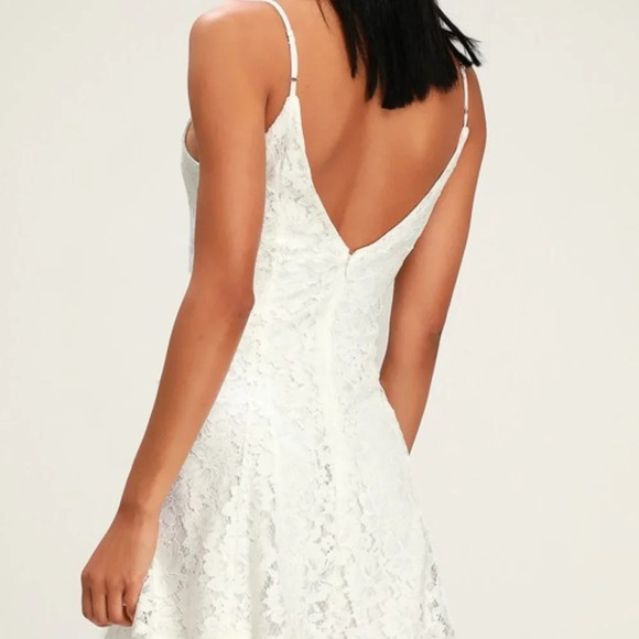 Lulus Floral V-Neck Open Back Easy Love White Lace Skater Mini Dress Size S - Picture 2 of 10